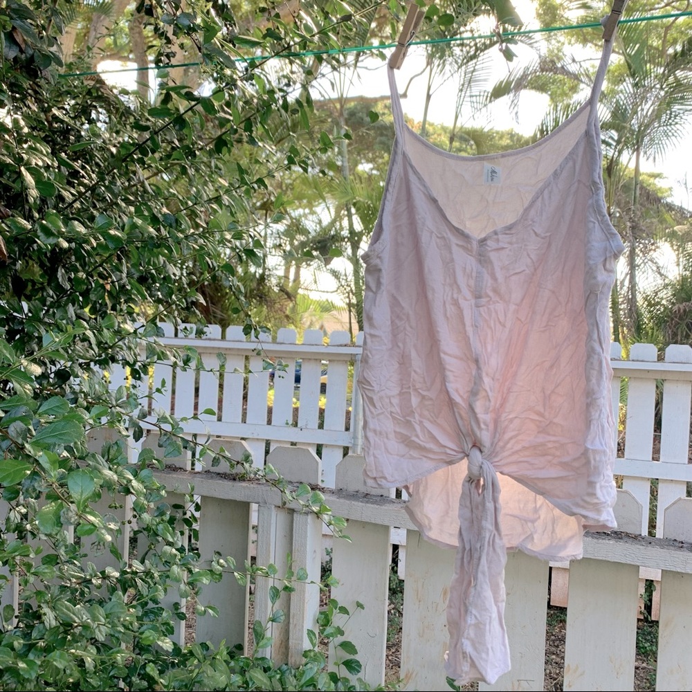 Mahina gray tank top with tie at bottom 🤍